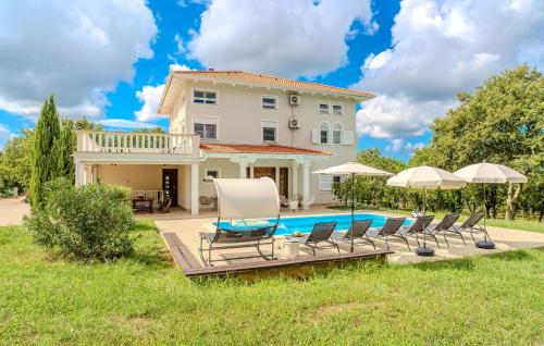 Stunning Home In Poljica