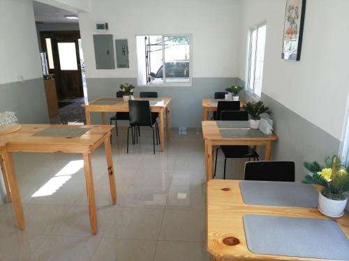 Η κουζίνα ή μικρή κουζίνα στο Hotel Yamir