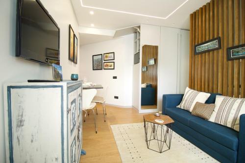 Modern Studio with Kitchen & Secure Parking in Funchal