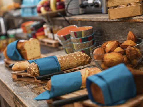 Jídlo v hotelu nebo okolí