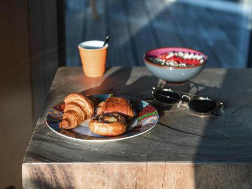 Jídlo v hotelu nebo okolí