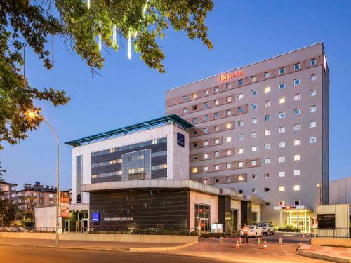 Bangunan di mana terletaknya hotel