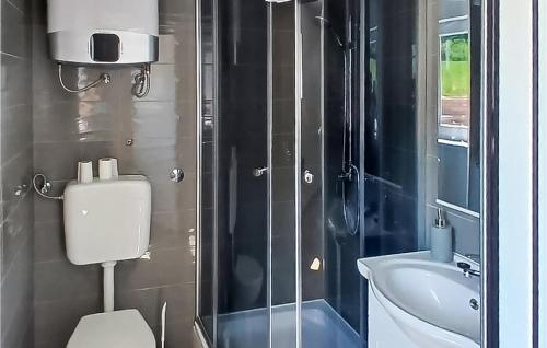 Ein Badezimmer in der Unterkunft Awesome Home In Pregrada With Wi-Fi