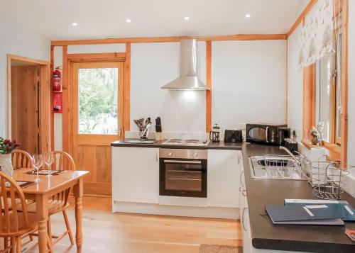 Η κουζίνα ή μικρή κουζίνα στο Acksea Lodges