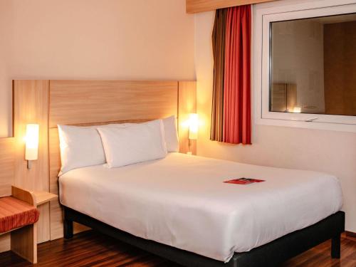 Cama o camas de una habitación en ibis Lima Larco Miraflores