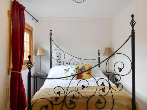Ένα ή περισσότερα κρεβάτια σε δωμάτιο στο Oakwell Lodge