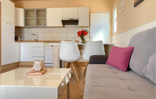Cozy Home In Okrug Gornji With Sauna