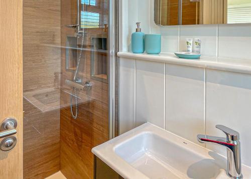 Ένα μπάνιο στο Hollybrook Lodges