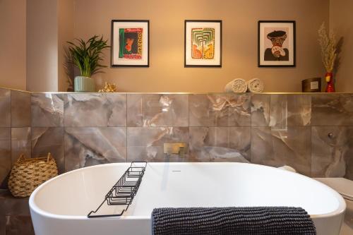 Koupelna v ubytování Luxe Life Quirky 2Bed Stay