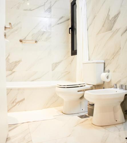 Koupelna v ubytování Monroe Suites