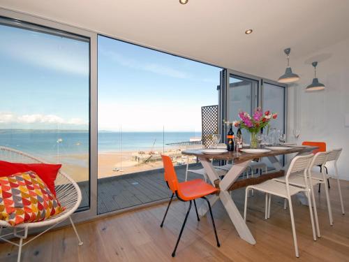 Vista general del mar o vista desde la casa o chalet