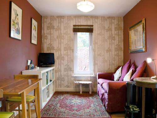 Televisyen dan/atau pusat hiburan di The Writing Room