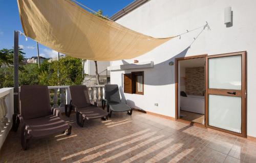 Χώρος καθιστικού στο Awesome Apartment In Cetraro With Sauna