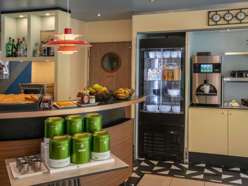Cuisine ou kitchenette dans l'établissement ibis Styles Nice Aéroport Arenas