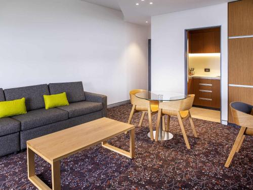 Posezení v ubytování Mercure Sydney Liverpool