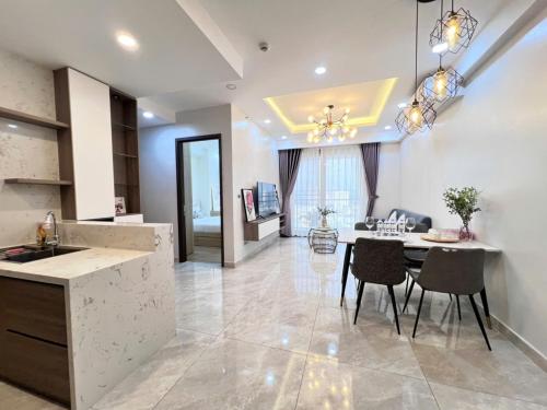 Η κουζίνα ή μικρή κουζίνα στο 2BR The Peak Midtown M8