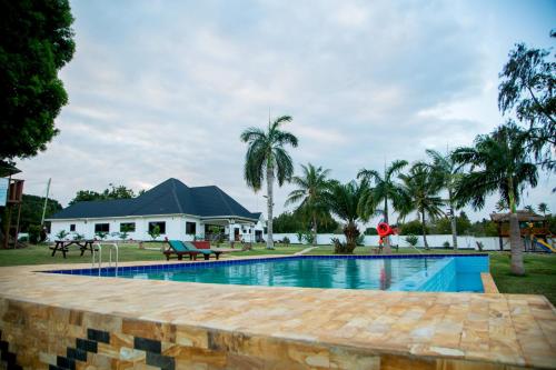 Bazén v ubytování Mwambani Beach Villas (Tanga) nebo v jeho okolí