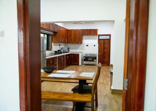 Kuchyň nebo kuchyňský kout v ubytování Mwambani Beach Villas (Tanga)
