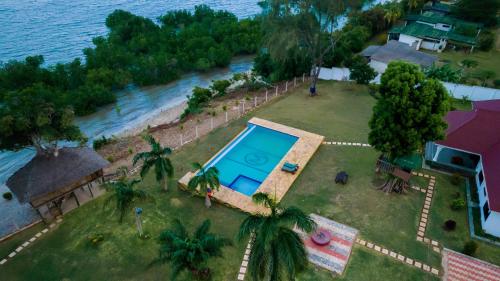 Bazén v ubytování Mwambani Beach Villas (Tanga) nebo v jeho okolí