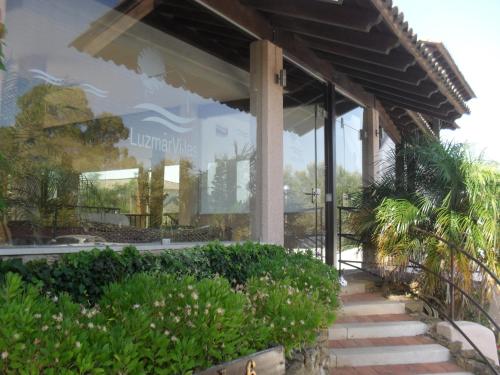 Jardin de l'établissement Luzmar Villas