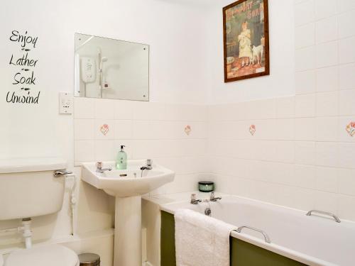 Bilik mandi di 10 Elm Court