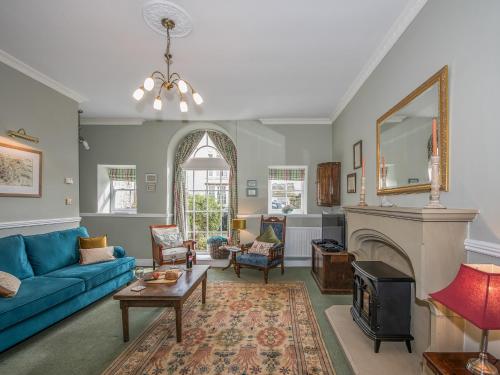 Posezení v ubytování The Coach House