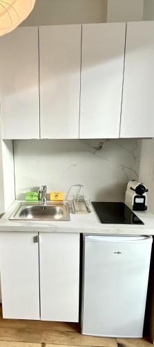 324 Suite Hallyday Cosy Apartment Paris Center