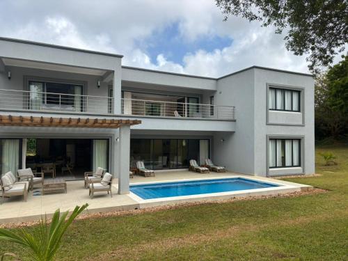 Πισίνα στο ή κοντά στο Mimunda Villa