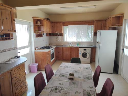 Kuchyň nebo kuchyňský kout v ubytování Central Konut Famagusta