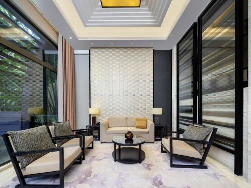 Гостиная зона в Pullman Oceanview Sanya Bay Resort & Spa