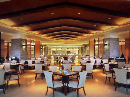 Ресторан / где поесть в Pullman Oceanview Sanya Bay Resort & Spa