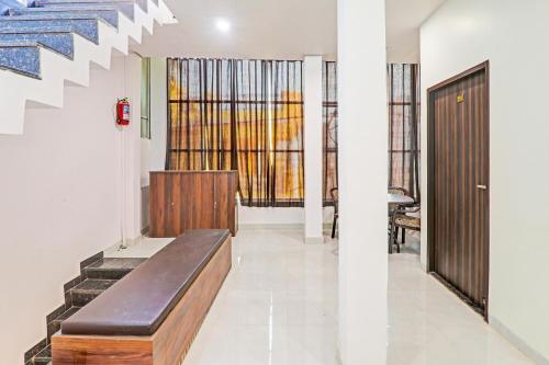 Fotografie z fotogalerie ubytování HOTEL O ANAND LOK GUEST HOUSE v destinaci Chinhat