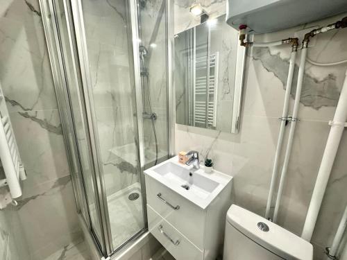 365 Suite Adjani - Cosy Apartment Paris Center