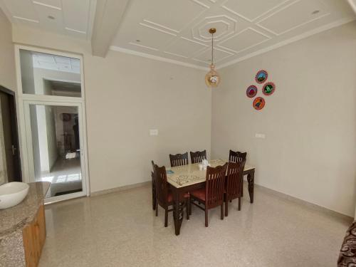 Χώρος καθιστικού στο Nishtha Homestay