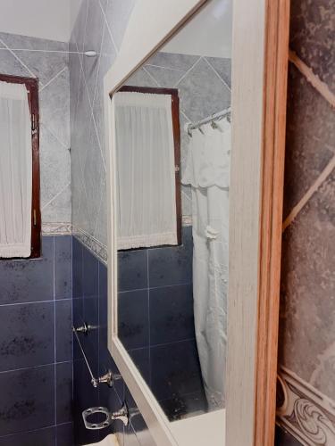 Koupelna v ubytování Cabaña El Solcito, con parque y pileta compartida