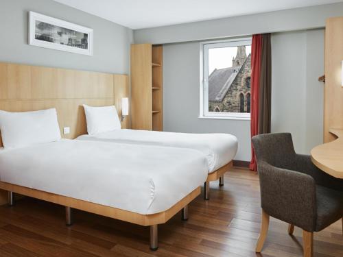 Katil atau katil-katil dalam bilik di ibis Belfast Queens Quarter