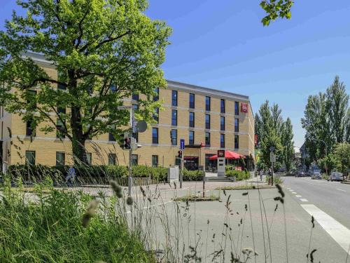 a building on the side of a city street at ibis Konstanz in Konstanz
