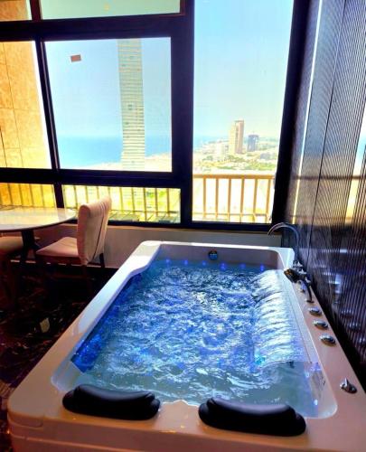 Suger Suite Sea View جناح سطح القمر اطلاله بحريه