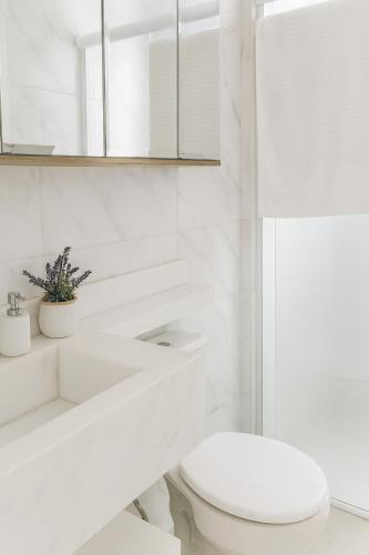 Bilik mandi di Apartamento cop30 belém com piscina