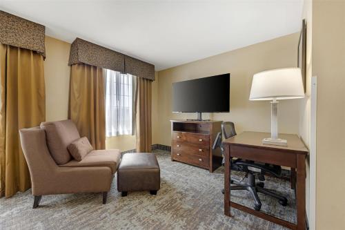 Μια τηλεόραση ή/και κέντρο ψυχαγωγίας στο Best Western Plus Prairie Inn