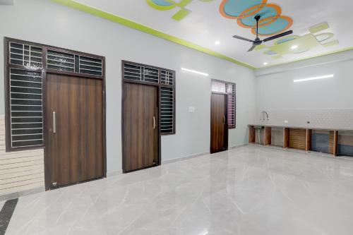 Nhà bếp/bếp nhỏ tại SPOT ON Rk Vishraam Grah