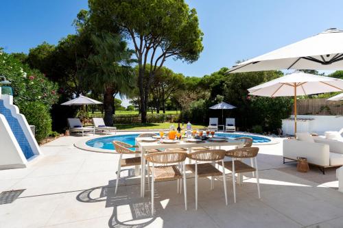 Villa Cyan by SAPvillas