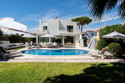Villa Cyan by SAPvillas