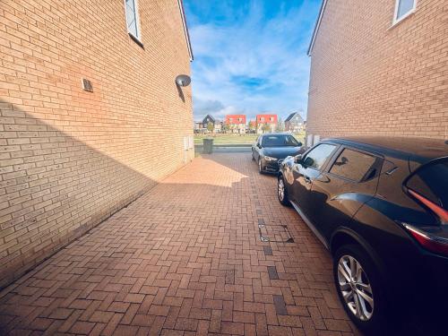 Gallery image of Cozy Double Room with Private Shower in Hampton Lakes in Peterborough
