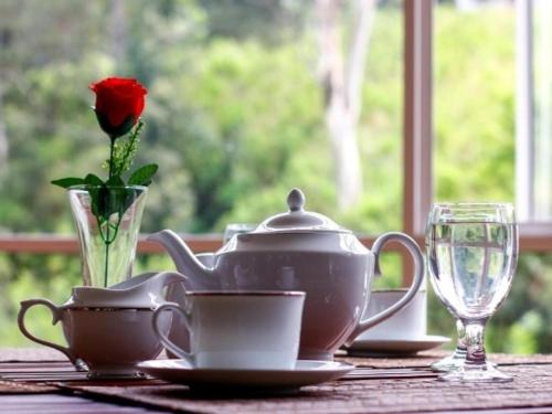 Příslušenství pro přípravu čaje a kávy v ubytování Hiruni Cottage Ella