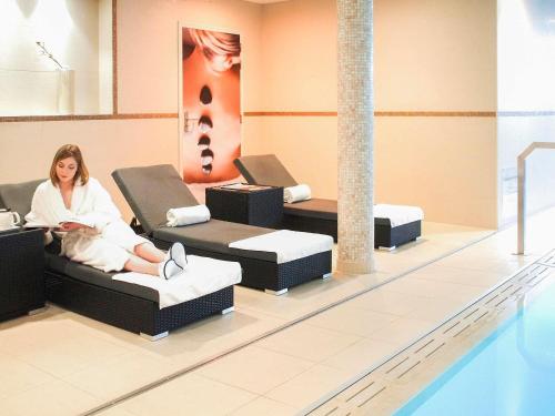 Piscine de l'établissement Novotel SPA Rennes Centre Gare ou située à proximité