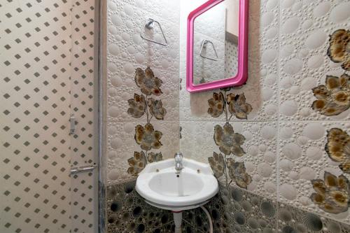 Koupelna v ubytování HOTEL O SAI SOVA