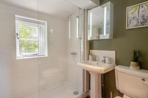 Koupelna v ubytování Gardeners Cottage