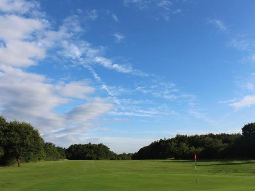 a view of the green on the golf course at Mercure Newcastle George Washington Hotel Golf & Spa in Newcastle upon Tyne