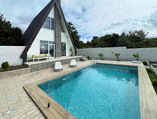 Mountain view bungalow
